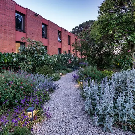 فندق Eden Park By Brava 4*