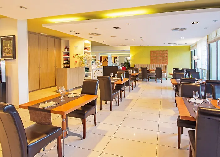 Eden Park By Brava فندق