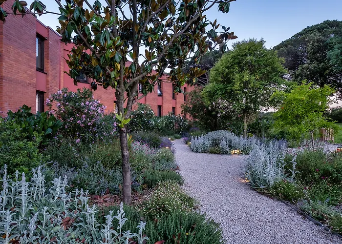 فندق Eden Park By Brava 4*